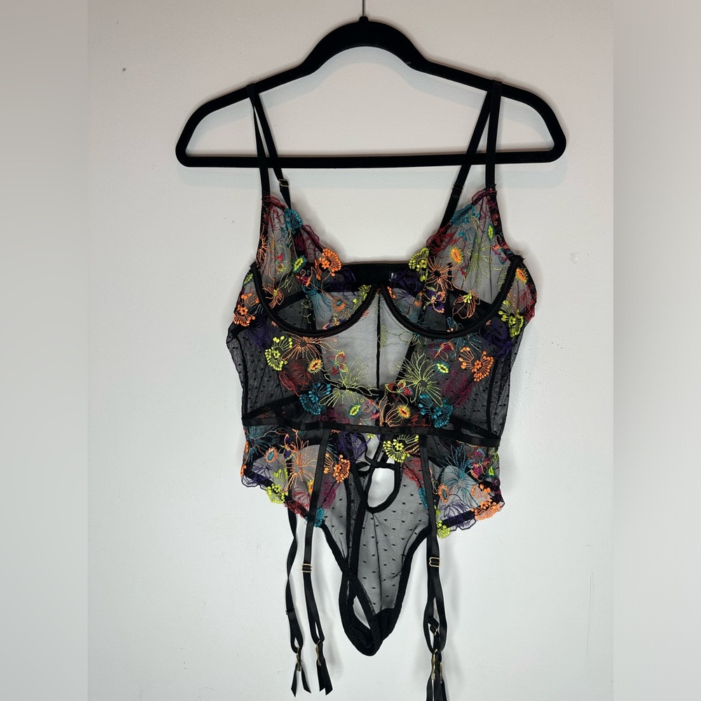 La la Cheri Floral Embroidered Black Lingerie Set